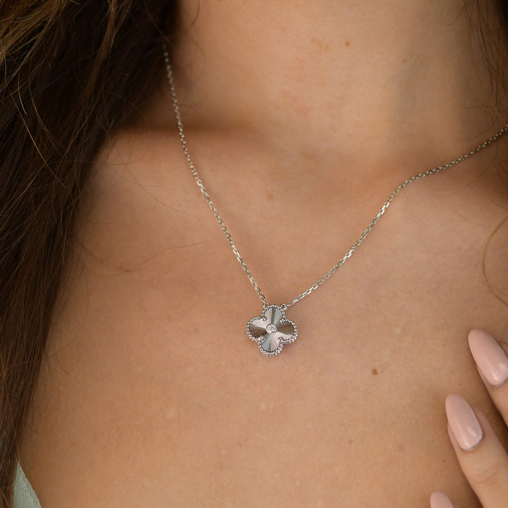 ¡®Dream¡¯CLOVER  15MM DIAMOND LASER NECKLACE SILVER