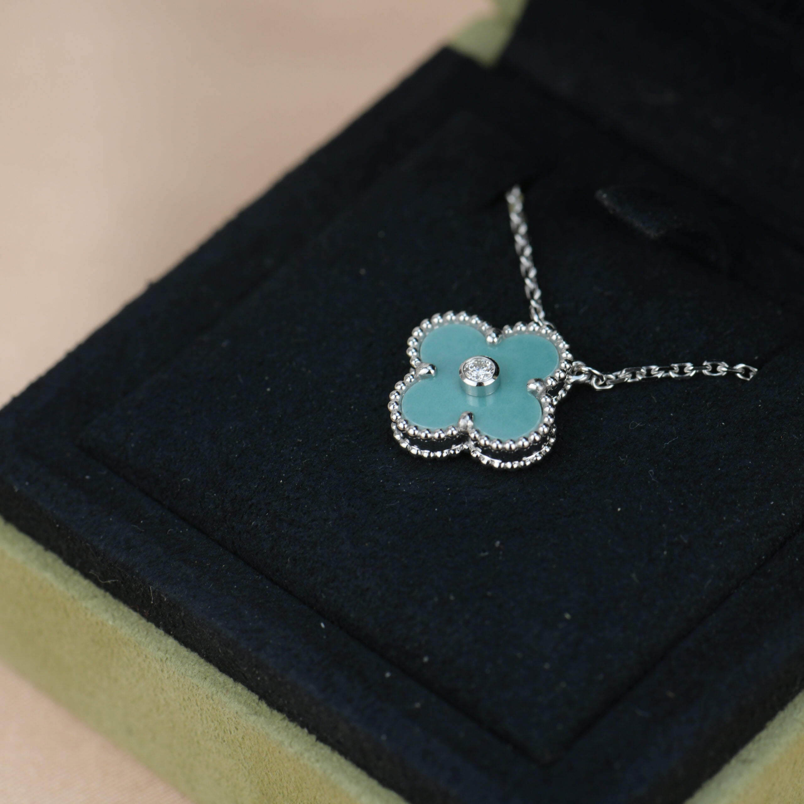 ¡®Dream¡¯CLOVER 15MM DIAMOND SVRES PORCELAIN  NECKLACE SILVER