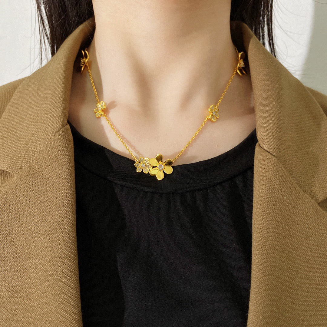 ¡®Dream¡¯FRIVOLE 8 FLOWERS NECKLACE