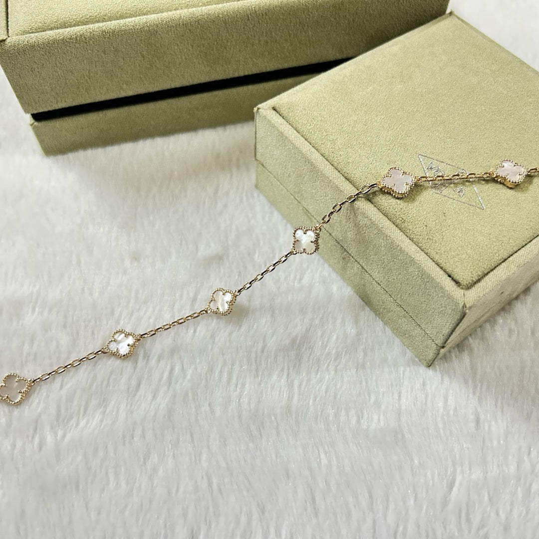 [¡®Dream¡¯]CLOVER 6 MOTIF WHITE MOP BRACELET