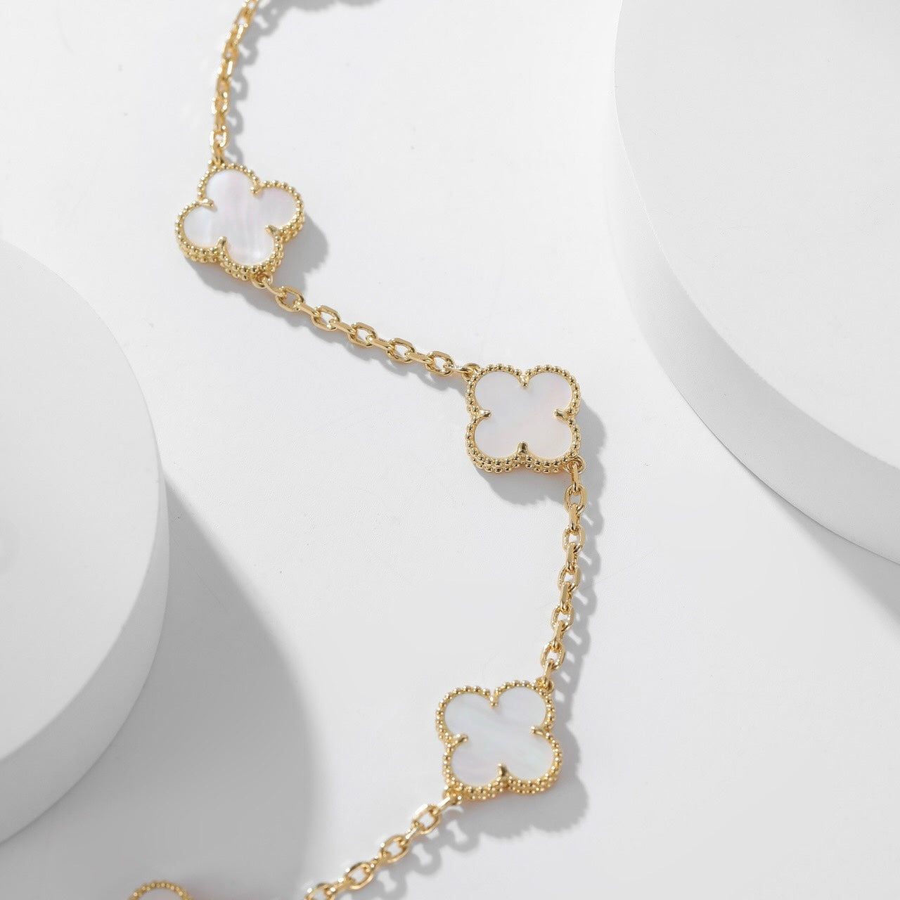 ¡®Dream¡¯CLOVER 10 MOTIFS WHITE MOTHER OF PEARL NECKLACE