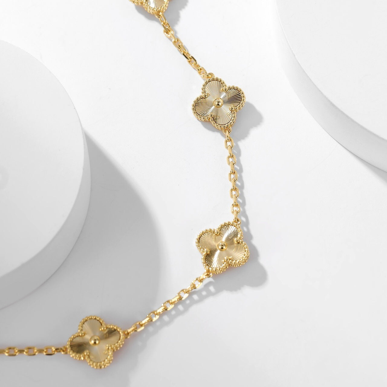 ¡®Dream¡¯CLOVER 10 MOTIFS LASER NECKLACE