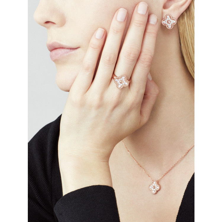 ¡®Dream¡¯CLOVER 15MM DIAMOND SINGLE FLOWER NECKLACE