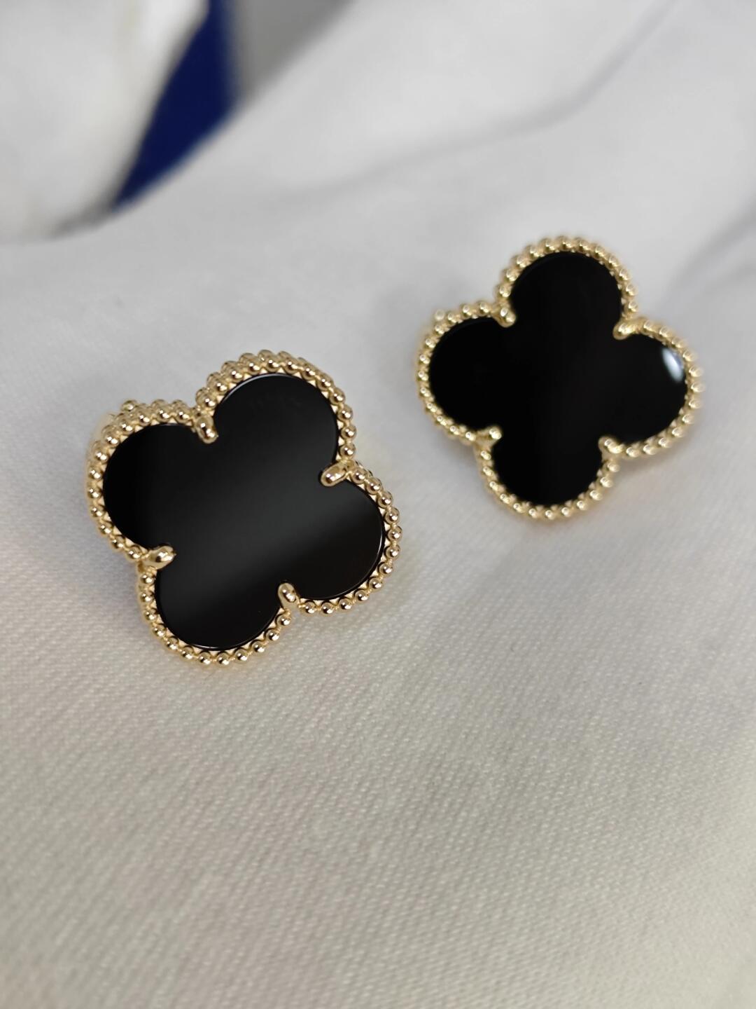 [Dream] CLOVER 20MM BLACK MOP EARRINGS