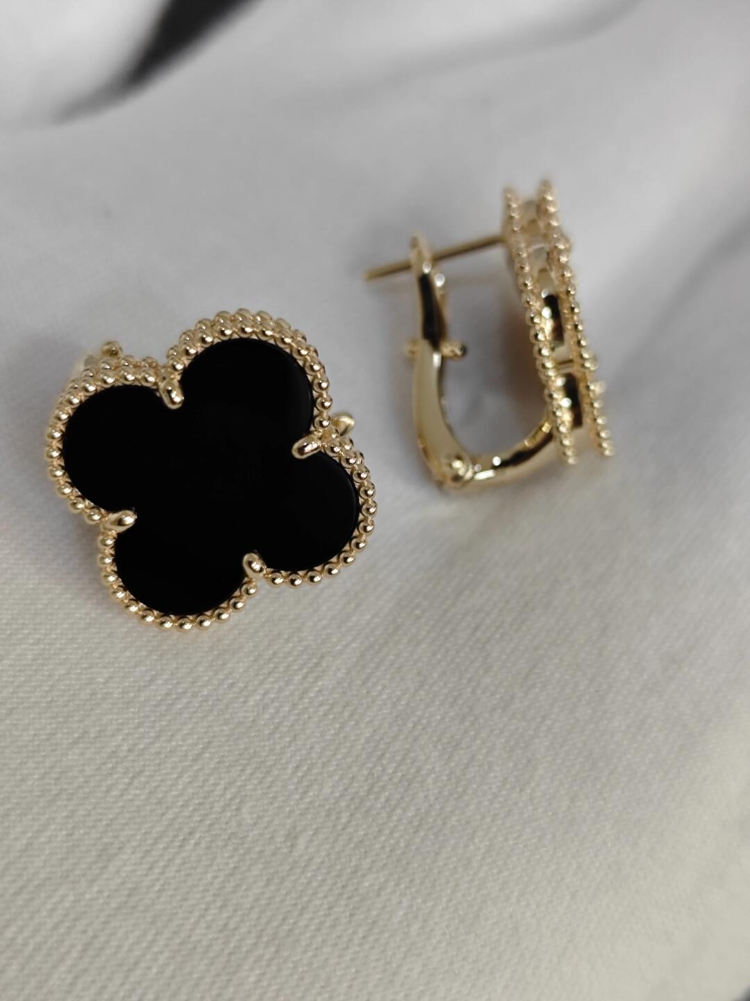 [Dream] CLOVER 20MM BLACK MOP EARRINGS