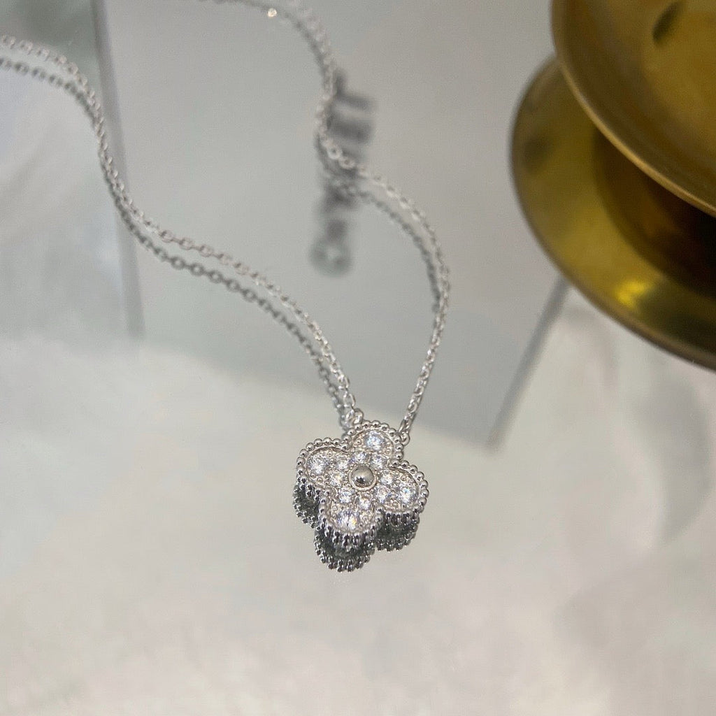 ¡®Dream¡¯CLOVER 15MM DIAMOND SINGLE FLOWER NECKLACE