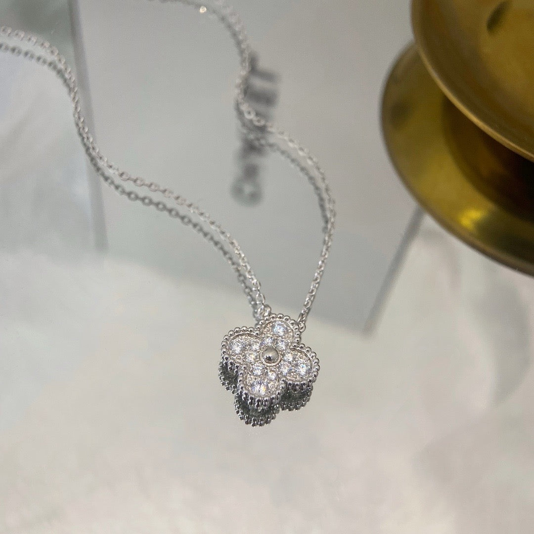 ¡®Dream¡¯CLOVER 15MM DIAMOND SINGLE FLOWER NECKLACE