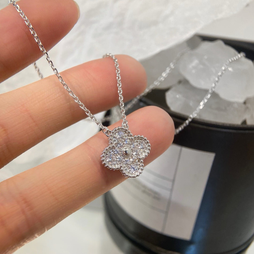 ¡®Dream¡¯CLOVER 15MM DIAMOND SINGLE FLOWER NECKLACE