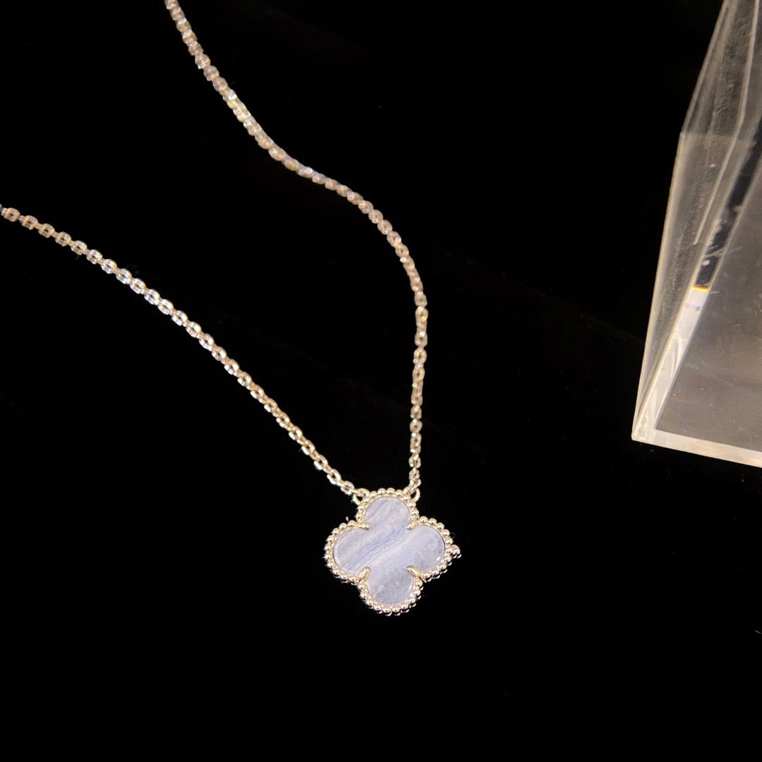 ¡®Dream¡¯CLOVER 15MM BLUE CHALCEDONY NECKLACE SILVER