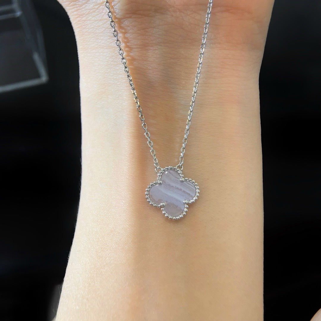 ¡®Dream¡¯CLOVER 15MM BLUE CHALCEDONY NECKLACE SILVER
