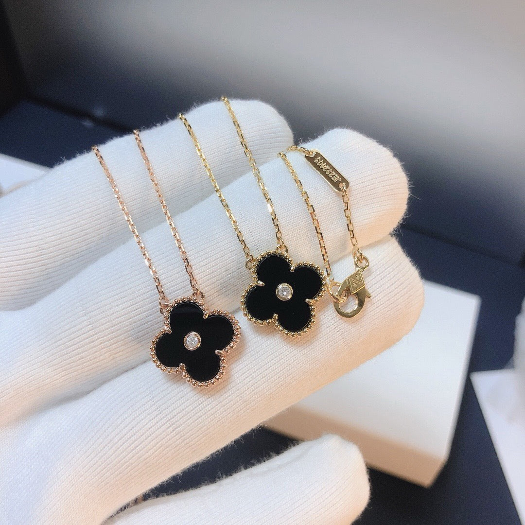 ¡®Dream¡¯CLOVER 15MM DIAMOND ONYX NECKLACE
