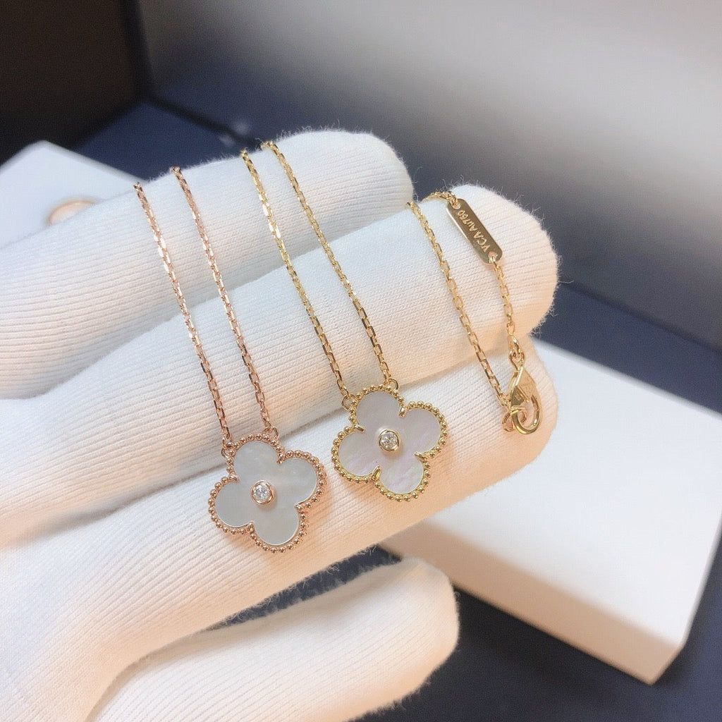 ¡®Dream¡¯CLOVER 15MM DIAMOND WHITE FRITILLARIA NECKLACE