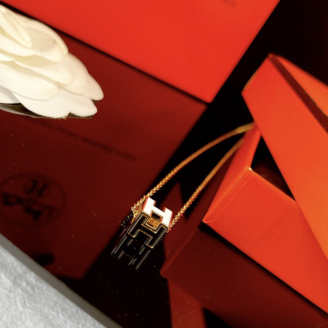 ¡®Dream¡¯H WHITE SQUARE GOLD NECKLACE