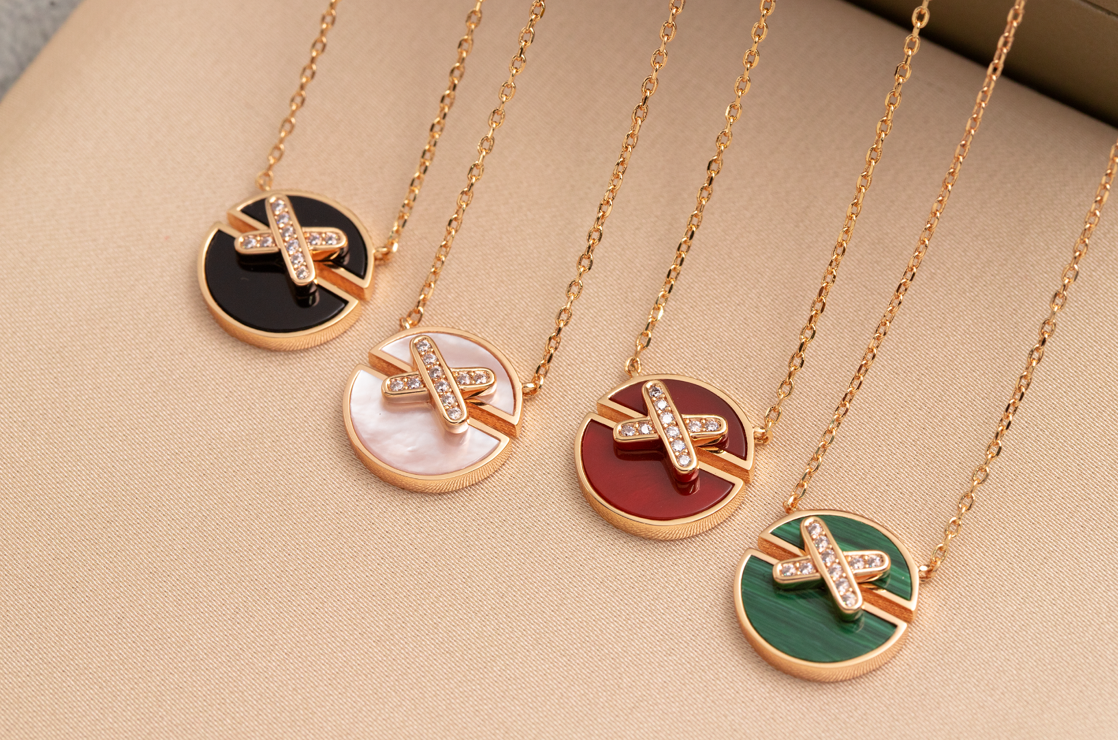¡®Dream¡¯JEUX DE PINK GOLD DIAMOND NECKLACE