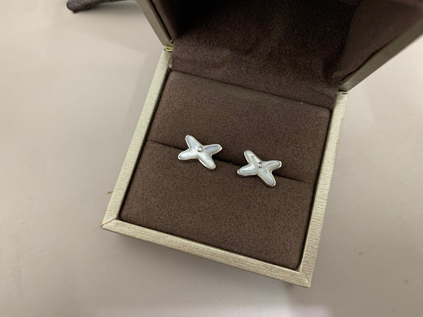 ¡®Dream¡¯JEUX DE WHITE MOP SILVER DIAMOND EARRINGS