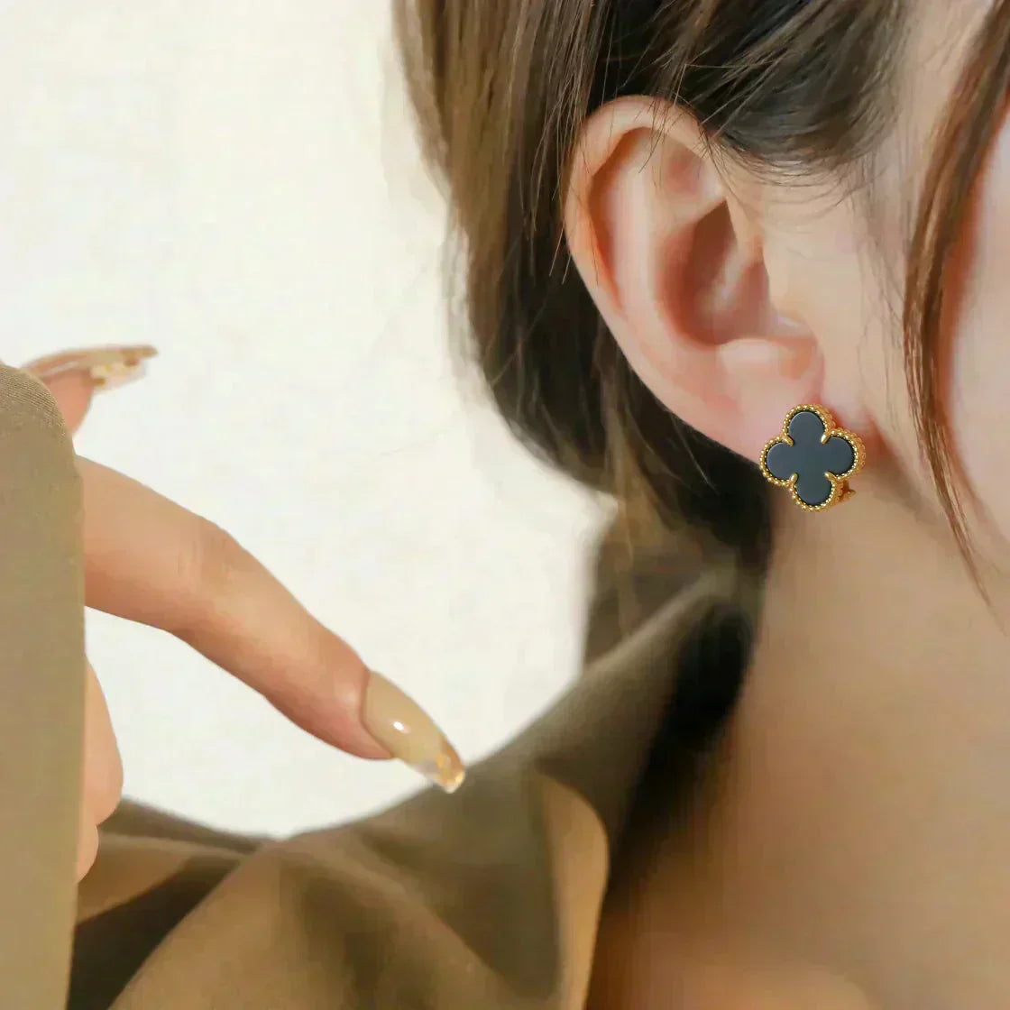 ¡®Dream¡¯CLOVER MEDIUM 1 MOTIFS  ONYX STUD EARRINGS