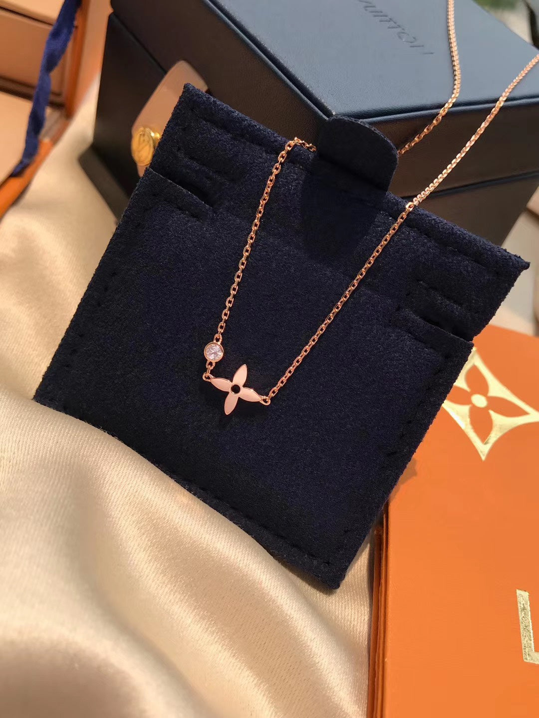 ¡®Dream¡¯BLOSSOM PENDANT PINK GOLD AND DIAMOND