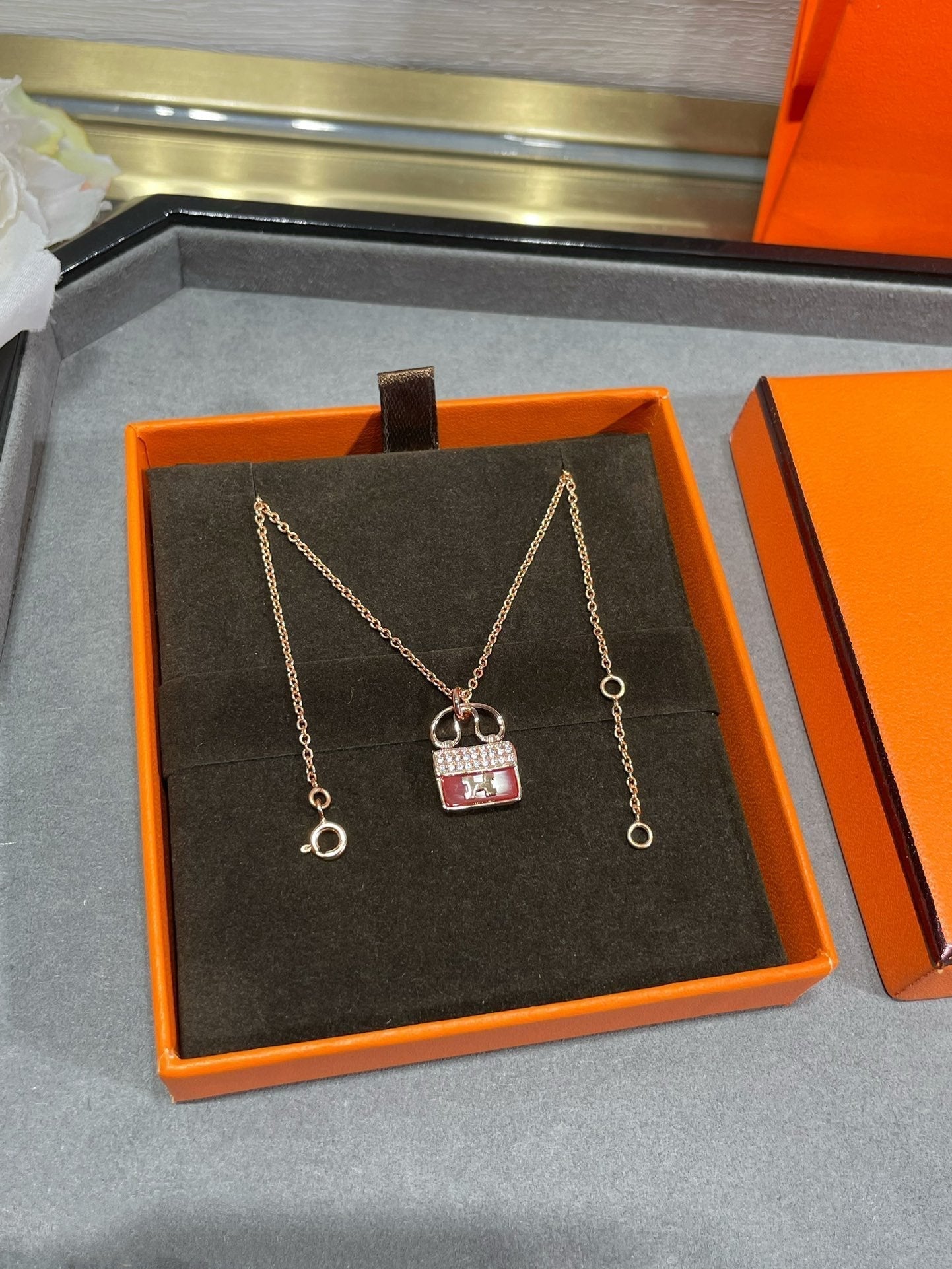 ¡®Dream¡¯H CIRCE MOISSANITE PENDANT NECKLACE GOLD
