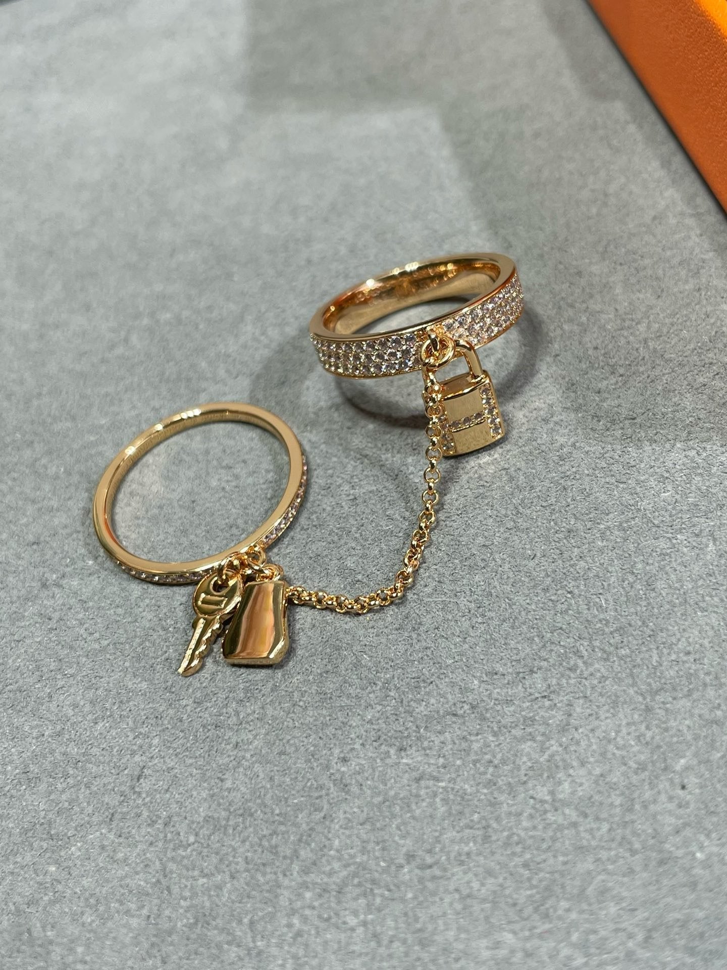 ¡®Dream¡¯HM KELLY CLOCHETTE DOUBLE RING IN  WITH DIAMONDS