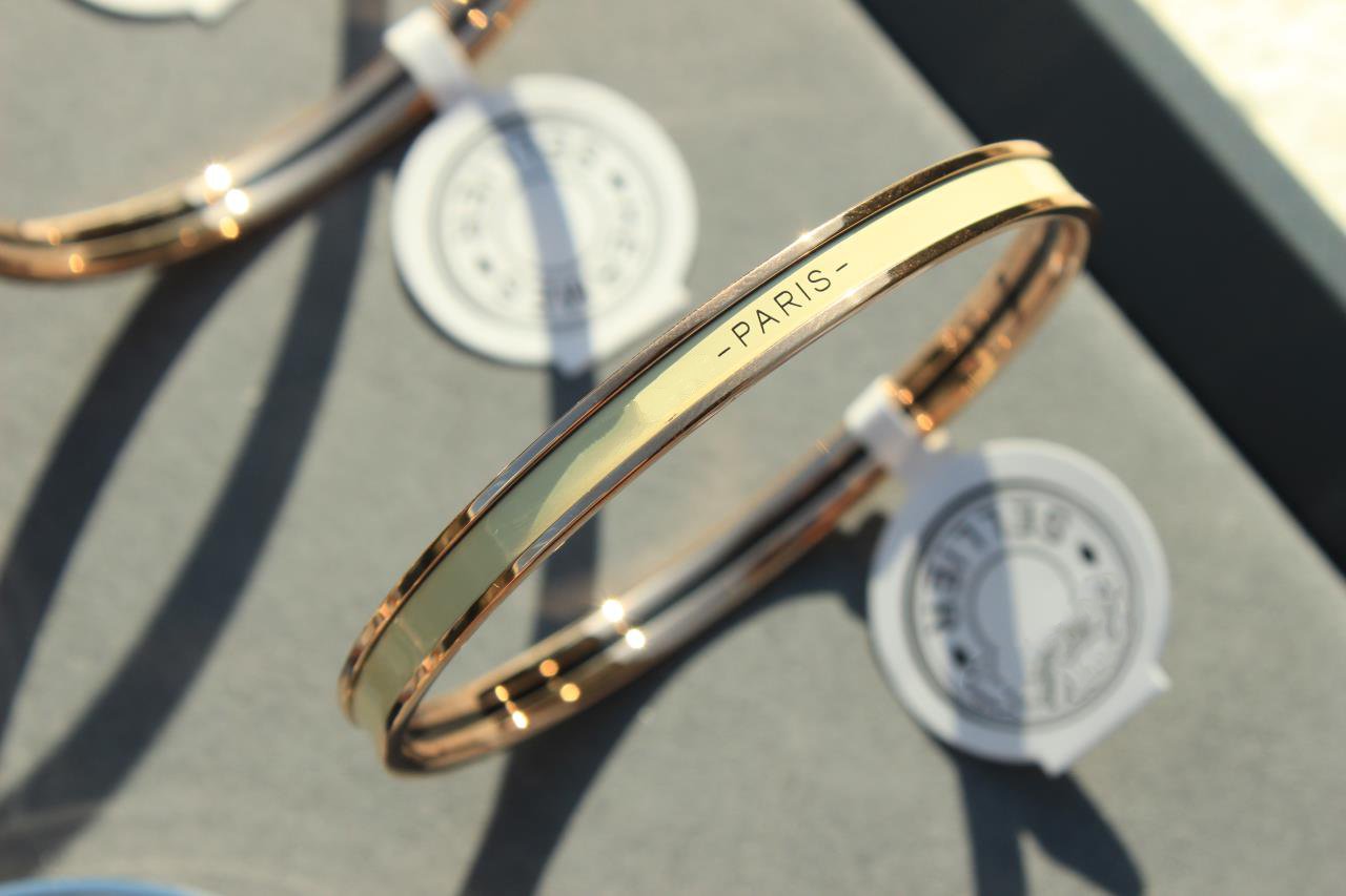 ¡®Dream¡¯HM UNI BANGLE BAG