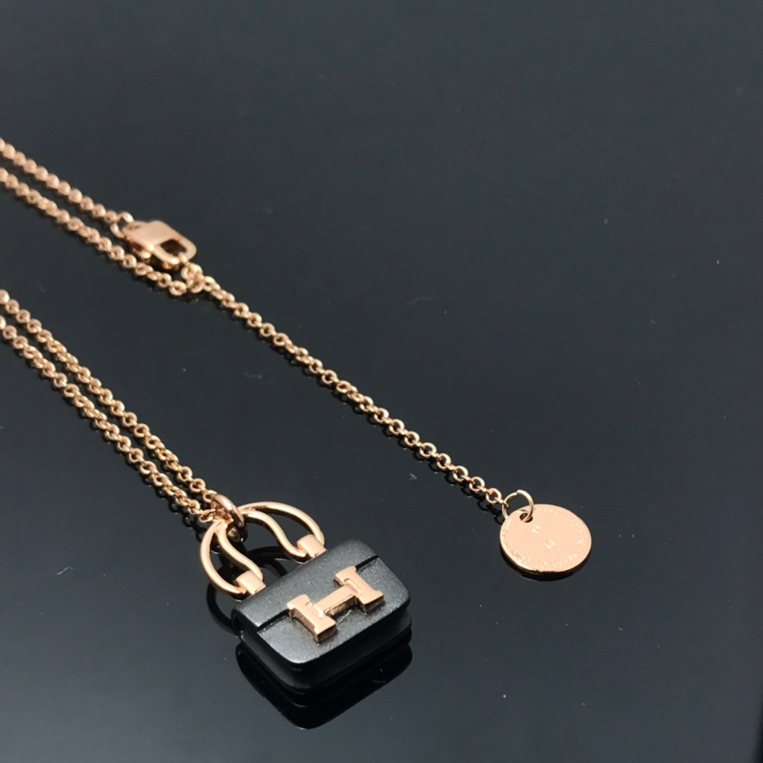 ¡®Dream¡¯WOMEN'S HM AMULETTES CONSTANCE PENDANT NECKLACE