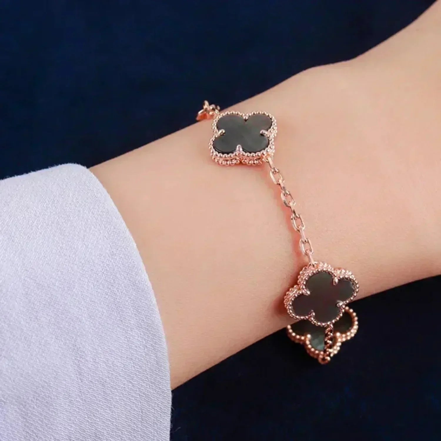 [Dream]New CLOVER 5 MOTIF GRAY MOP BRACELET COLLECTION