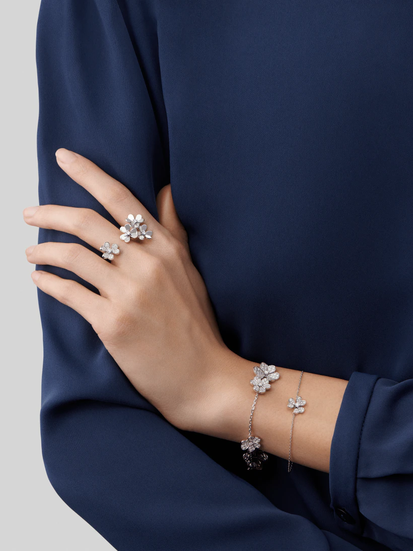 ¡®Dream¡¯FRIVOLE SILVER FLOWER DIAMOND BRACELET