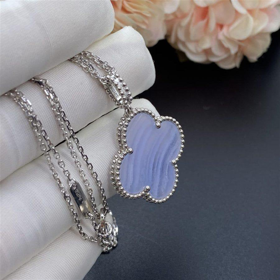 ¡®Dream¡¯CLOVER SILVER CHALCEDONY BIG CLOVER NECKLACE