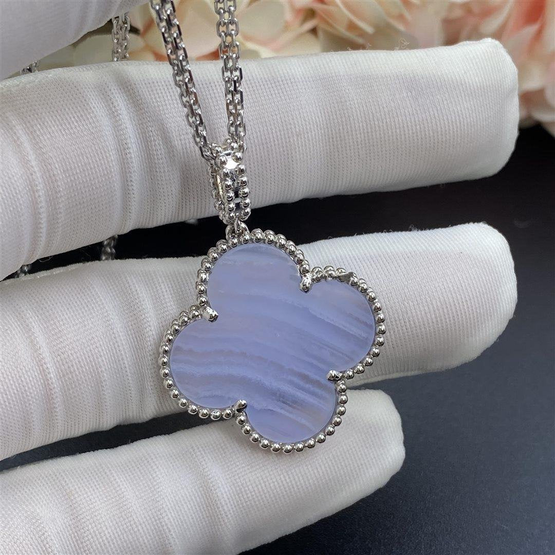 ¡®Dream¡¯CLOVER SILVER CHALCEDONY BIG CLOVER NECKLACE