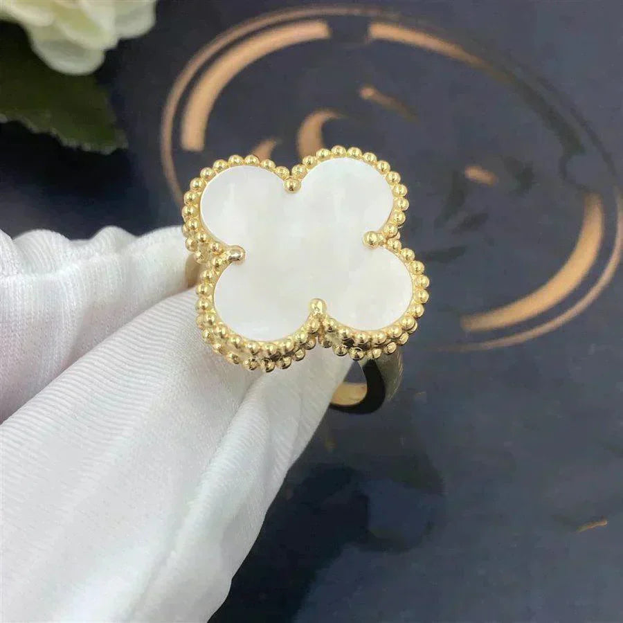 ¡®Dream¡¯CLOVER WHITE MOP RING