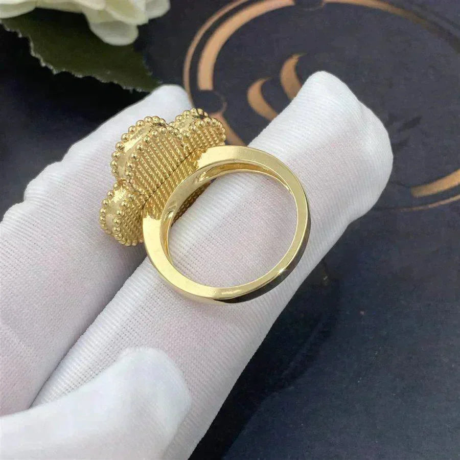 ¡®Dream¡¯CLOVER WHITE MOP RING