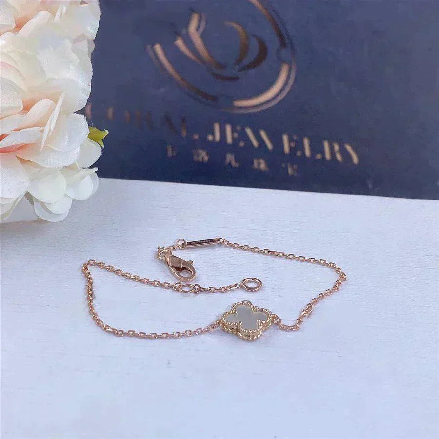 ¡®Dream¡¯CLOVER WHITE MOP SINGLE FLOWER BRACELET