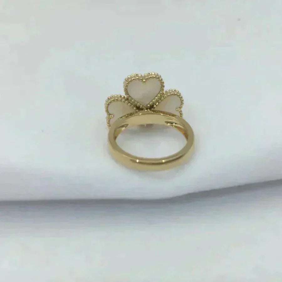 ¡®Dream¡¯SWEET CLOVER WHITE MOP RING