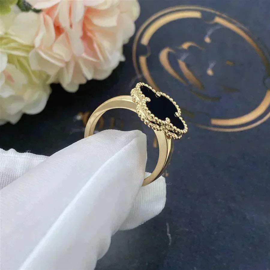 ¡®Dream¡¯CLOVER ONYX RING