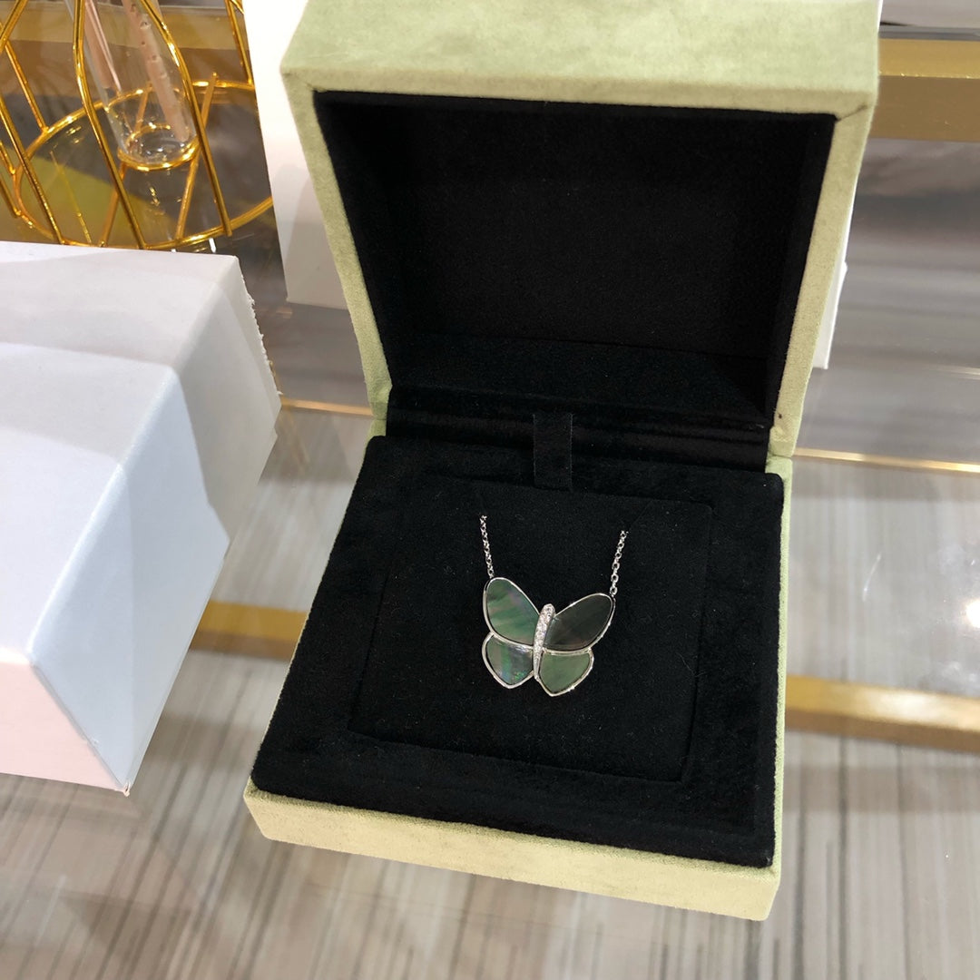 ¡®Dream¡¯LARGE BUTTERFLY SILVER PENDANT DIAMOND NECKLACE