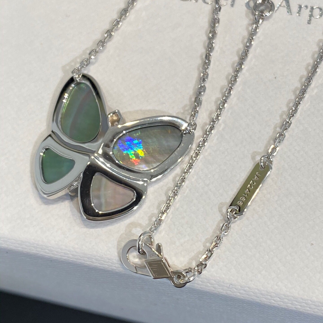 ¡®Dream¡¯LARGE BUTTERFLY SILVER PENDANT DIAMOND NECKLACE