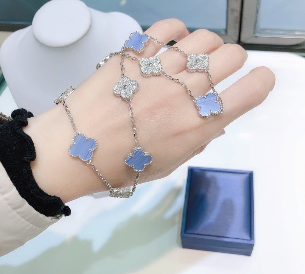 「ドリーム」クローバー 10モチーフ カルセドニー ダイヤモンド シルバー ネックレス